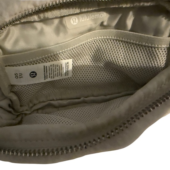 Lululemon plush fleece beltbag - Picture 6 of 7